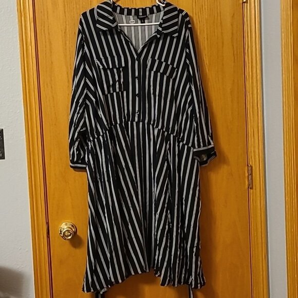 Torrid Striped Dress - Picture 1 of 3